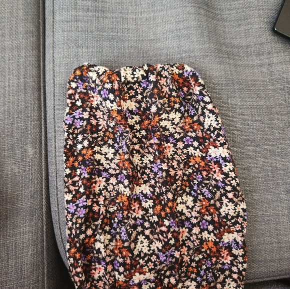 Blouse - floral ‼️ (3/$25) - Picture 4 of 5